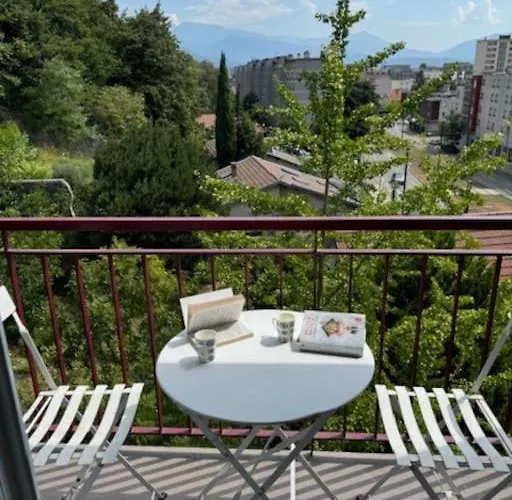 Appartement Calme Avec Vue A 20 Minutes De La Gare