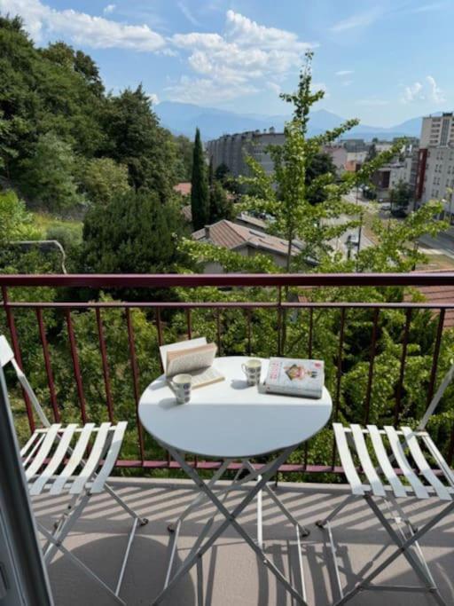 Calme Avec Vue A 20 Minutes De La Gare Apartment